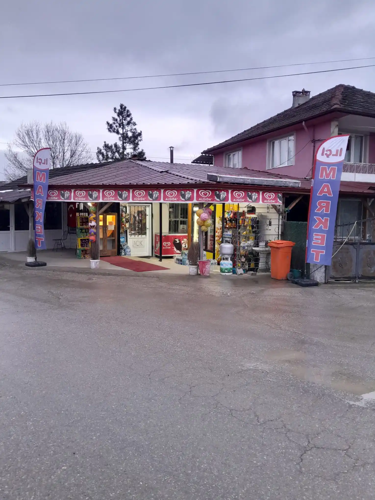 Market Yelken Bayrağı-29